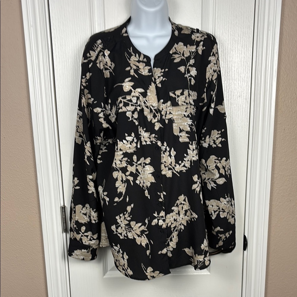 Calvin Klein Women's Floral Black and Cream Tab Sleeves Button Up Blouse Size XL